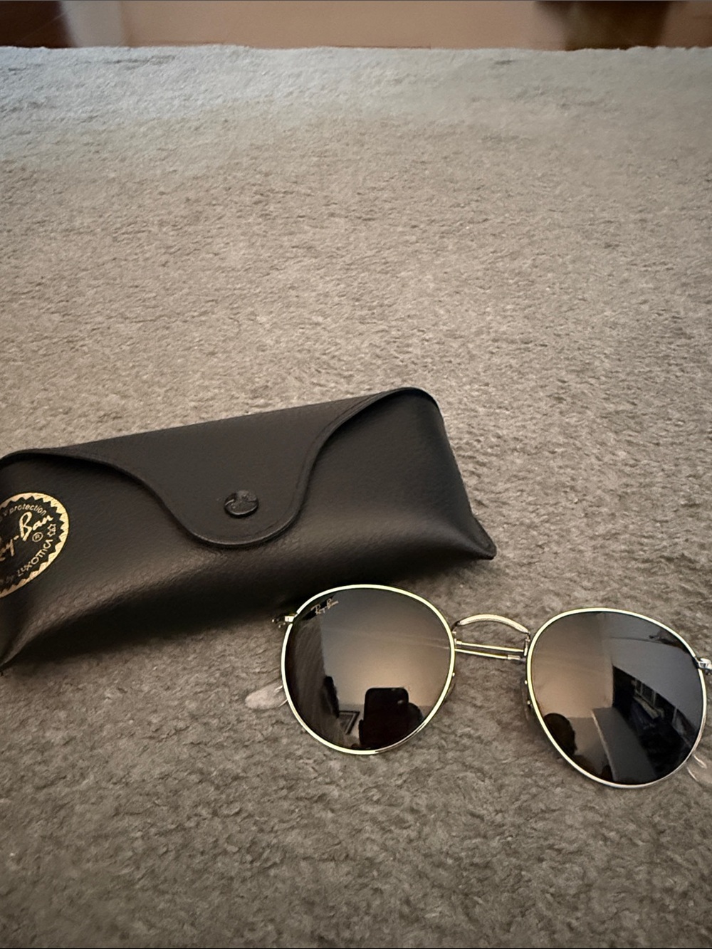 Ray-Ban Silver Frame Sunglasses with Black Gradient Lenses Round Style 50mm